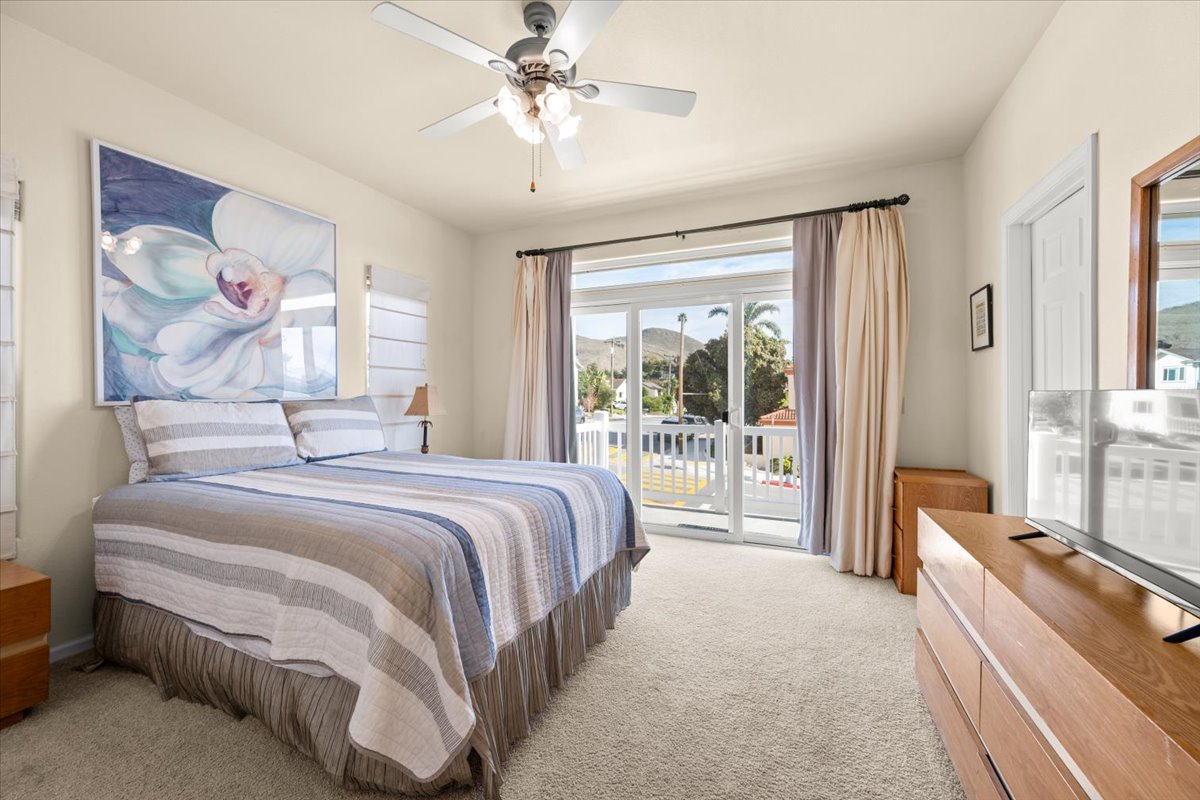 Primary bedroom:queen