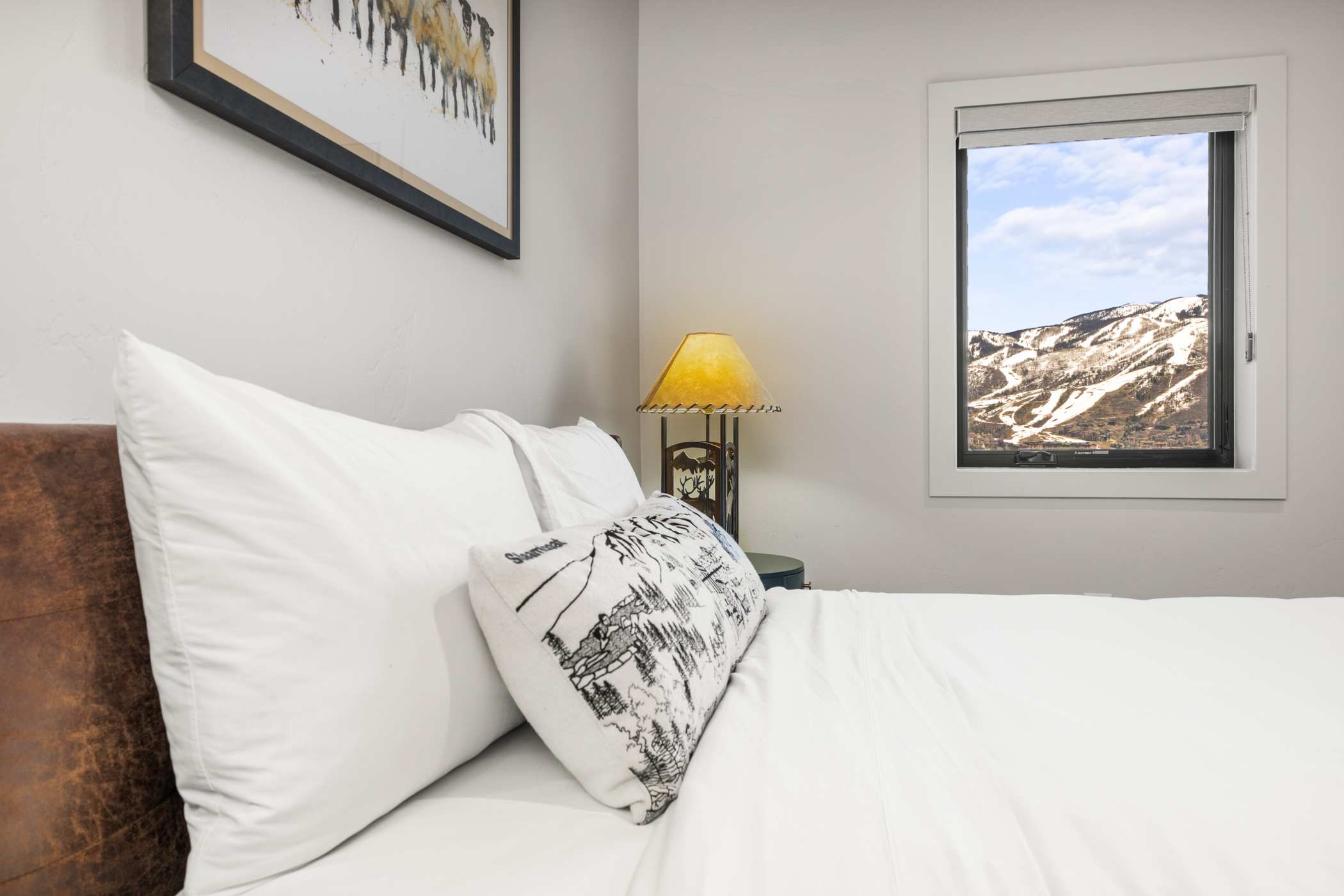 Bedroom 2 | Queensize Bed