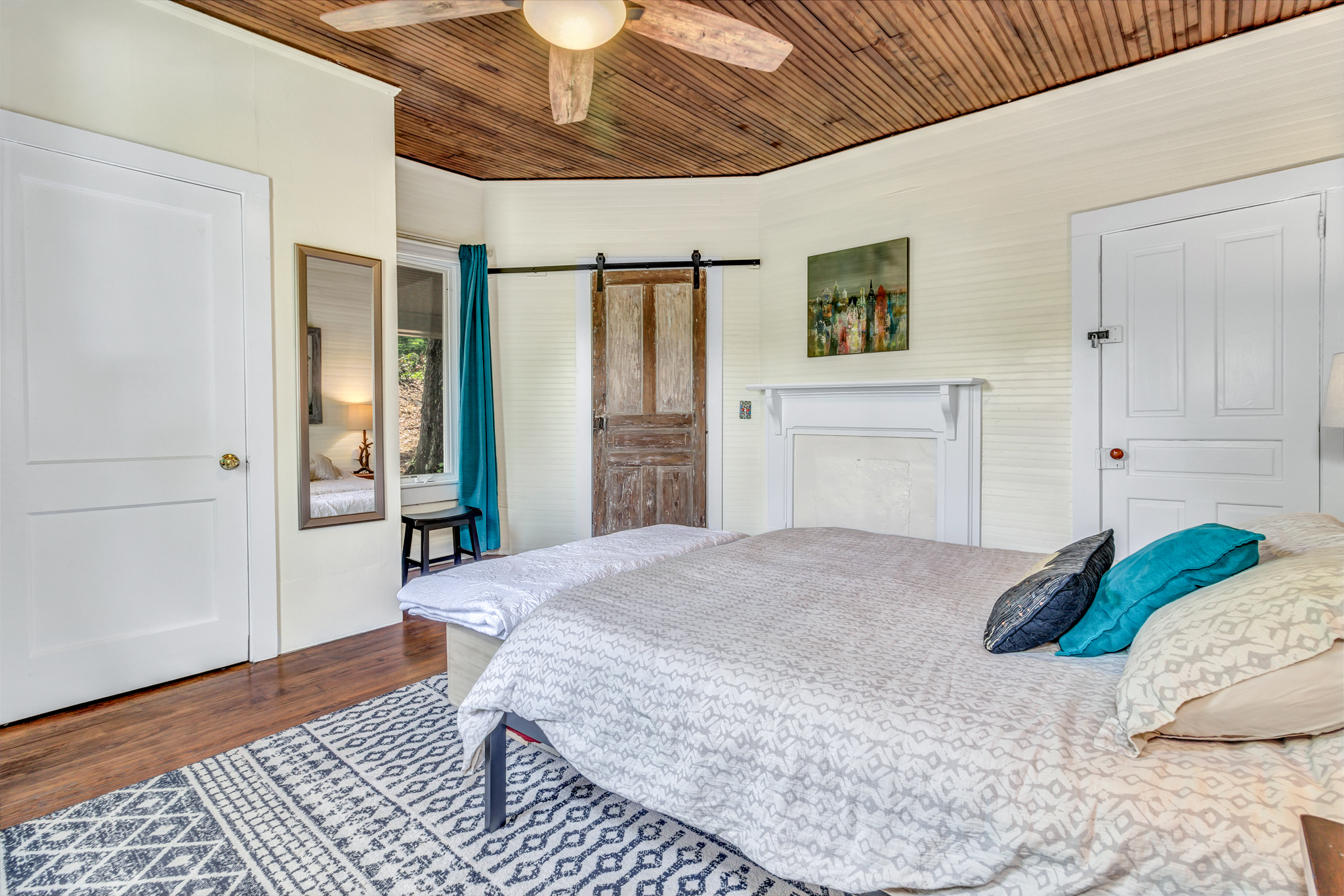 Queen Bed