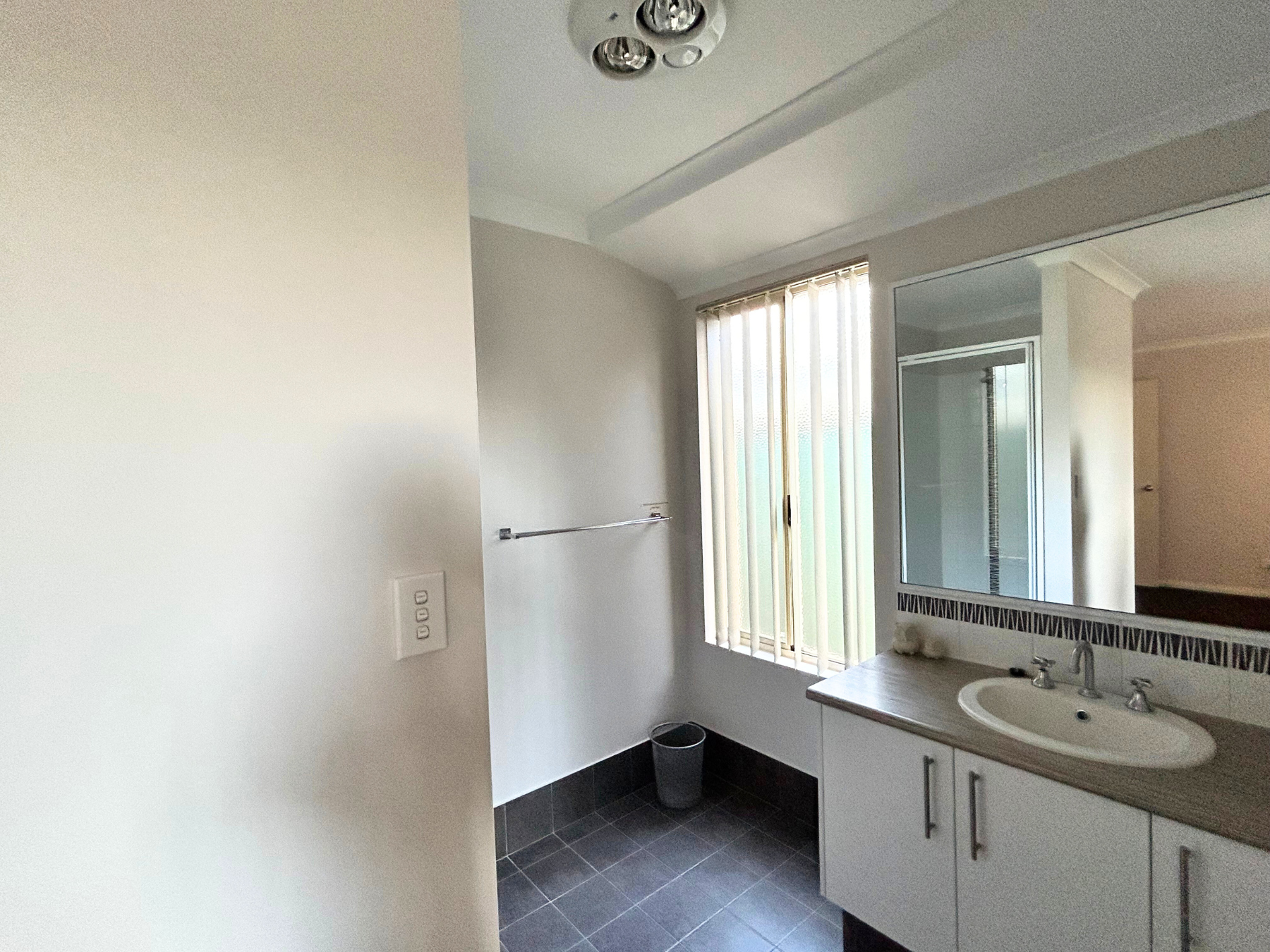 Ensuite off main bedroom