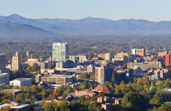 Local Attractions: Discover vibrant Asheville just 35 minutes away from your retreat!