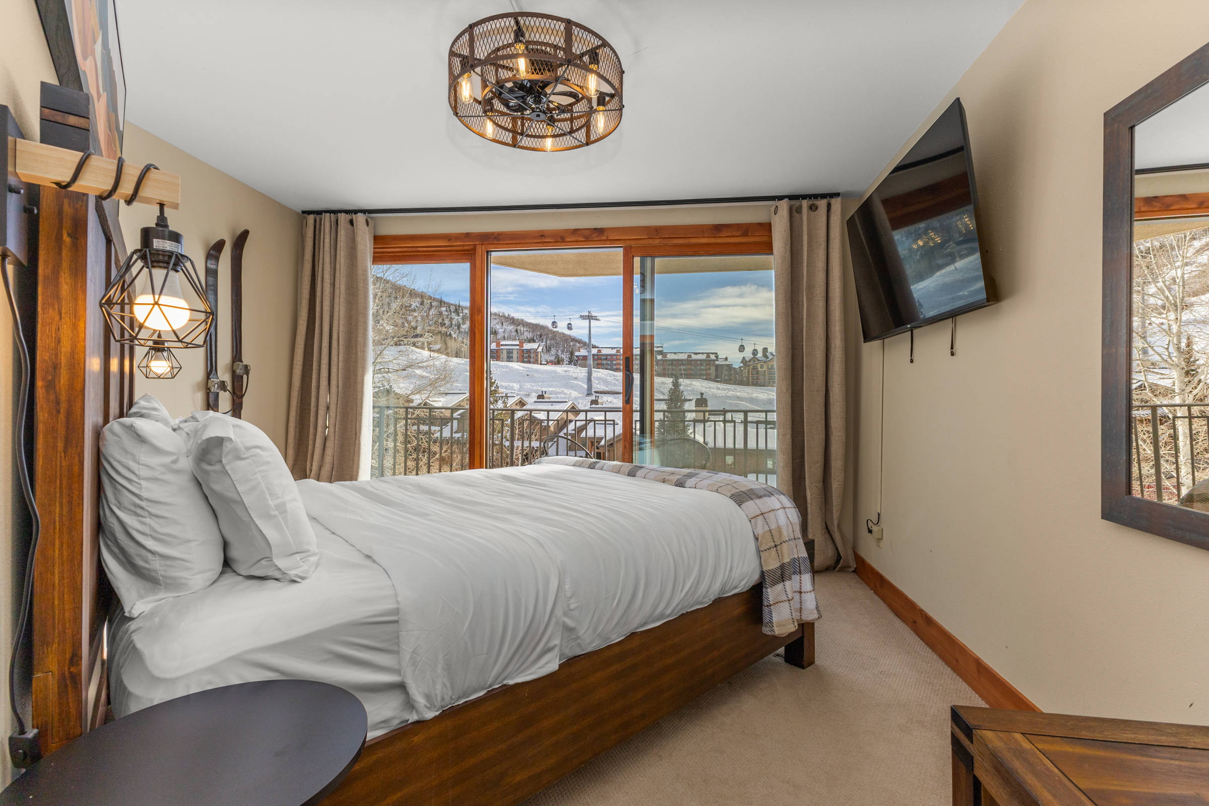 Bedroom 2 | Queen Bed