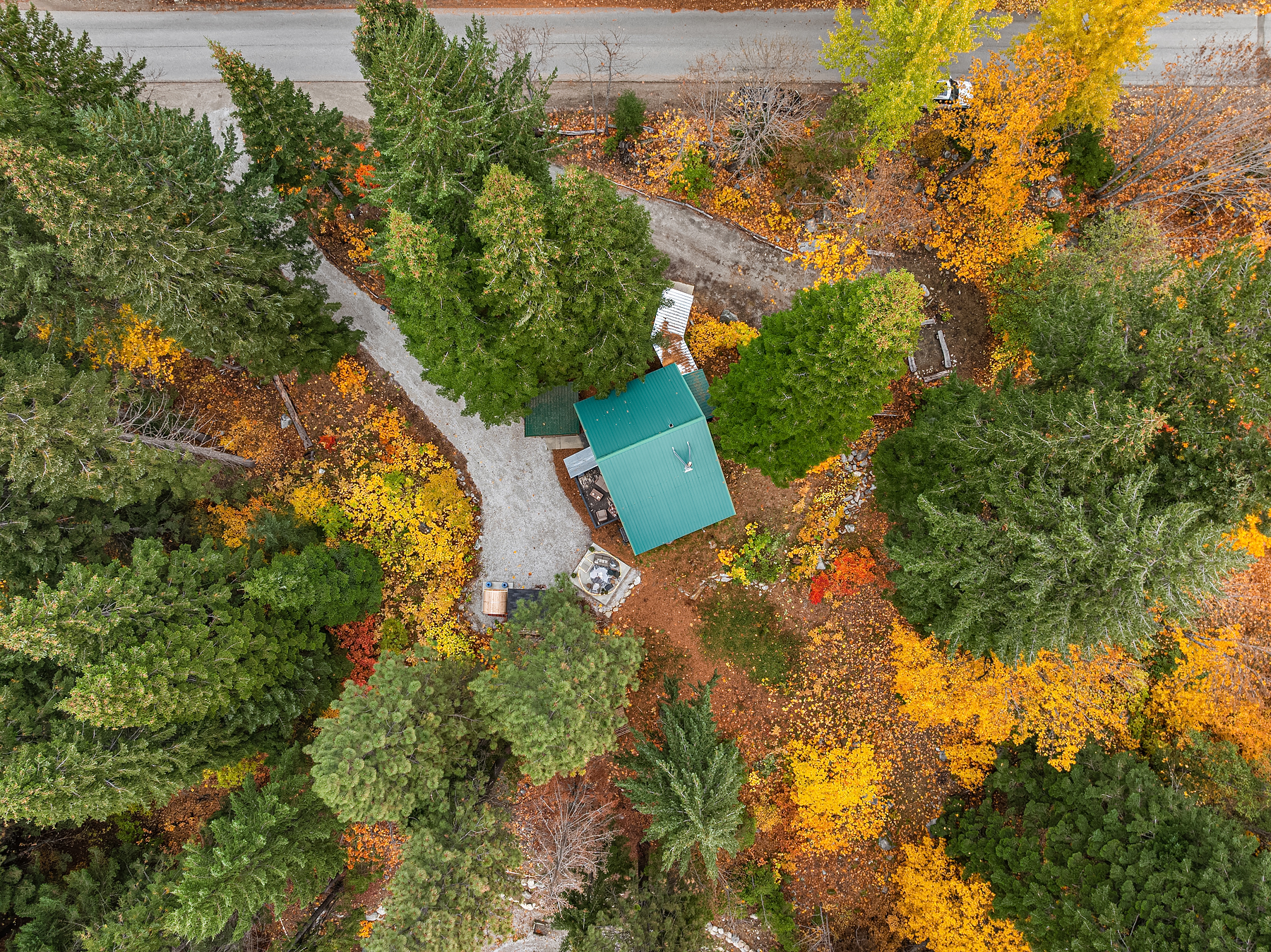 Aerial view of the property - Fall season