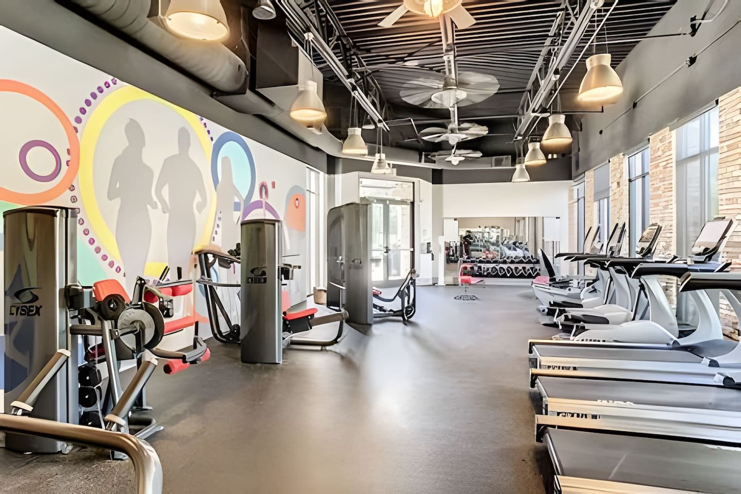 Stay active even on vacation. Modern gym with cardio + strength equipment.
