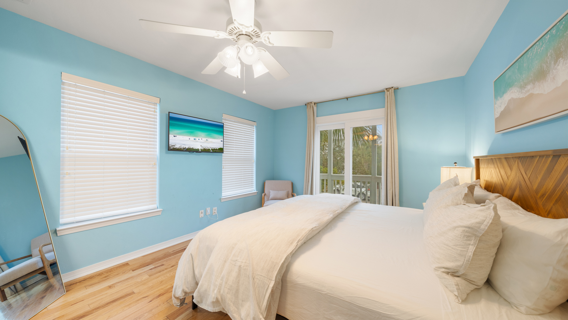Surf Room (Master Bedroom - 2nd Floor)