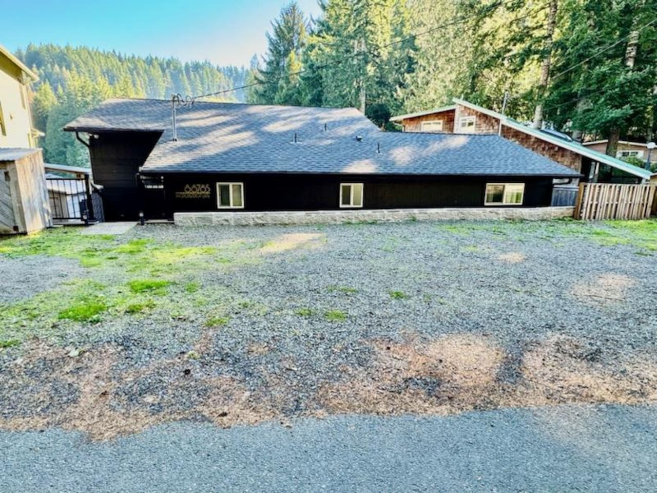 Parking for 4 cars, or 1 boat trailer and pick up