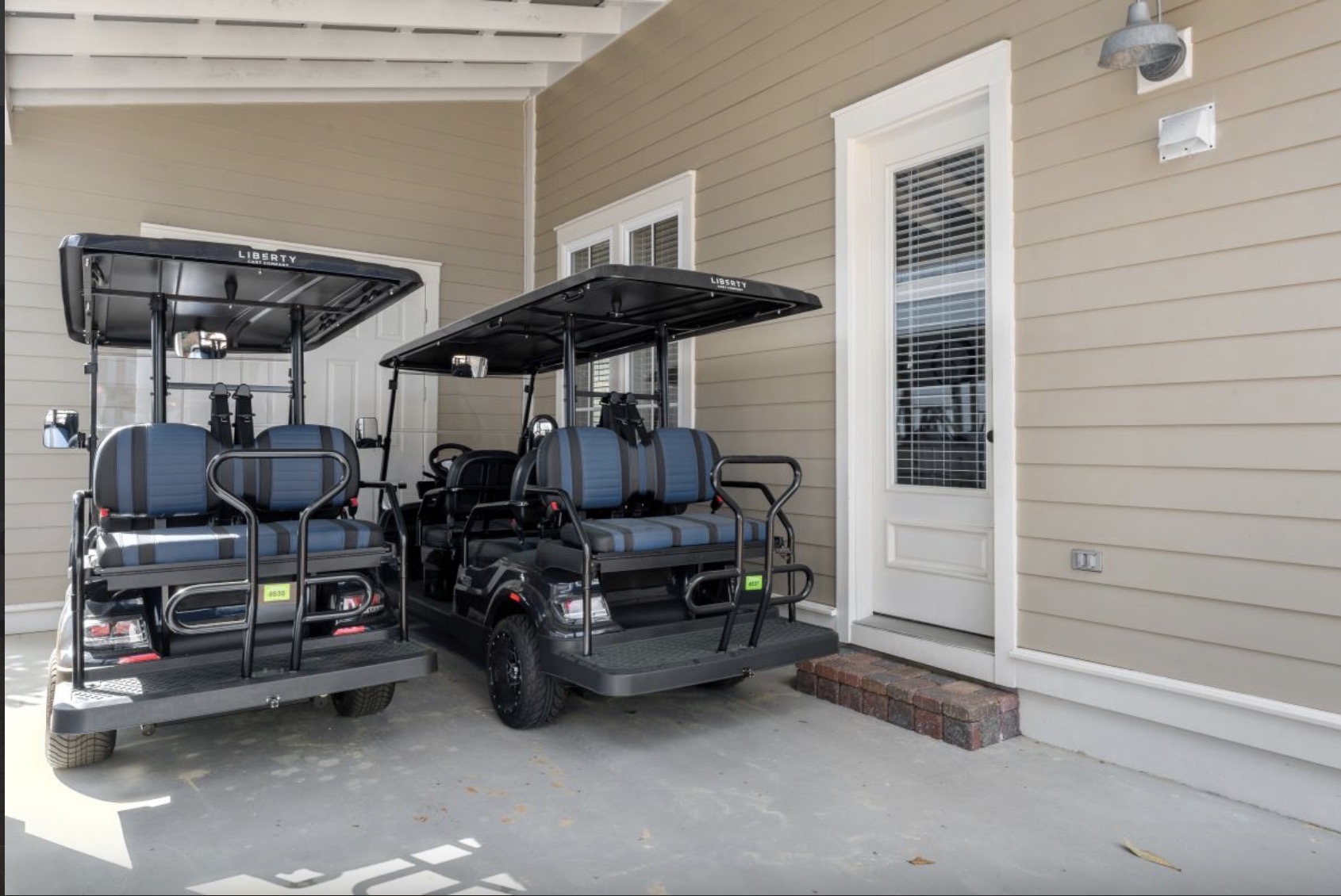 Golf Carts (4 seat and 6 seat)