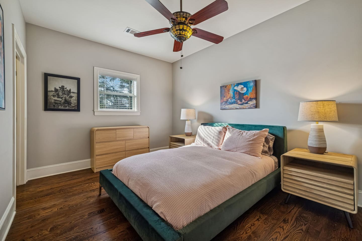 Green Bed Bedroom perfect for one of three bedrooms to house three nurses or other professionals pooling their money for Lake Front luxury