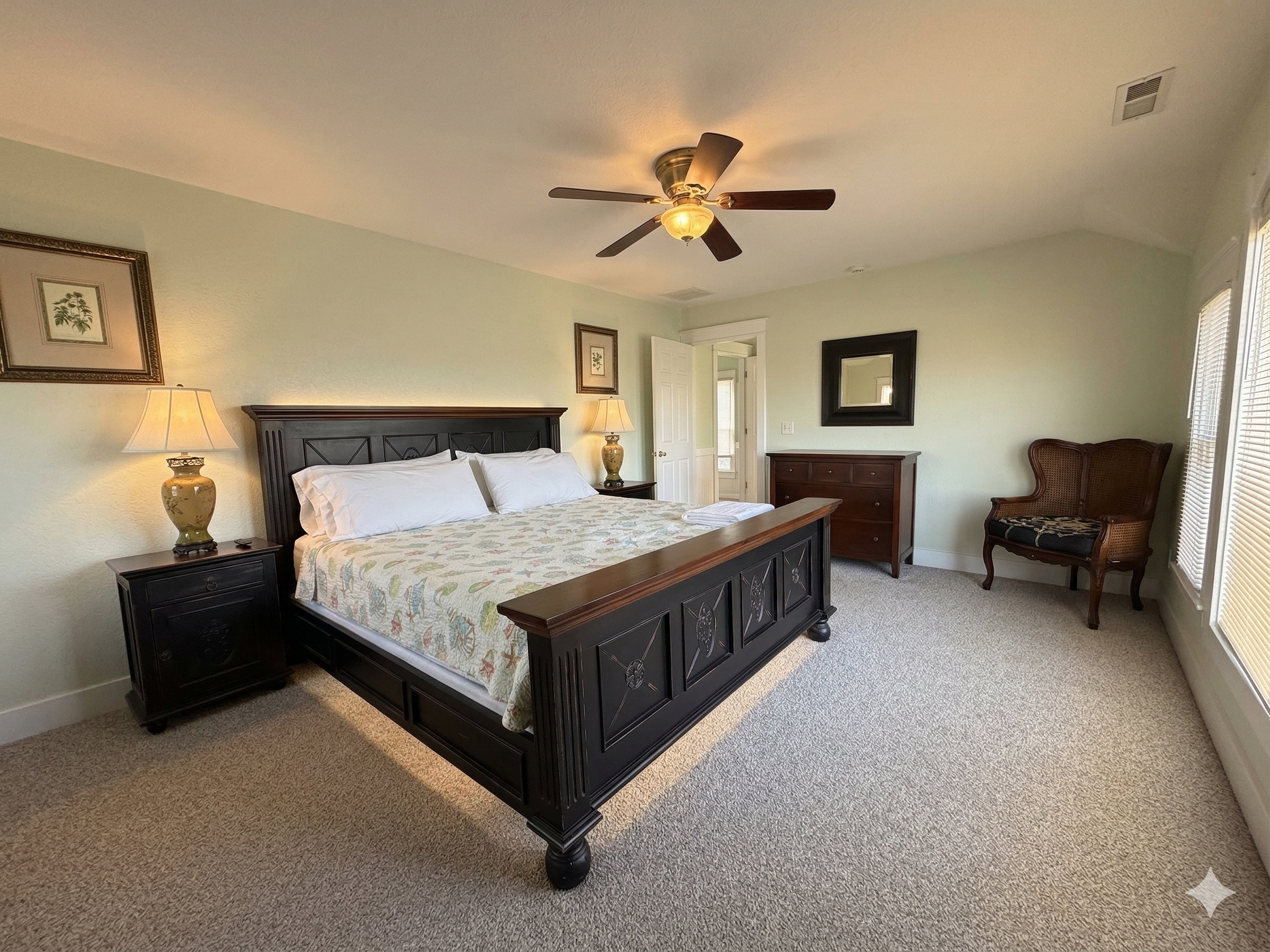 Bedroom 9, king suite