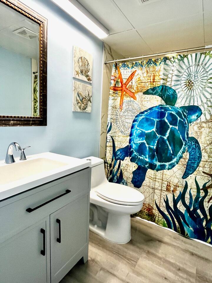 Full bathroom just off the master (King) bedroom. 
