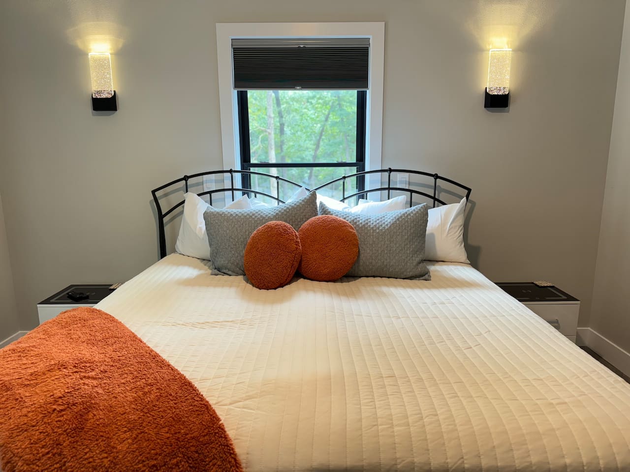 Rather have a king size bed? Let us know when you book and we can convert the two twin XL beds into one king bed for you. We need to know your preference for a king bed at least 48 hours prior to your arrival.
