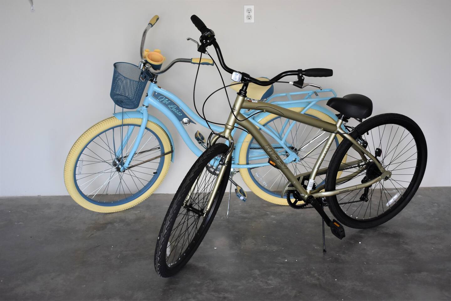 Two bicycles for your use to explore the quiet, charming neighborhood!