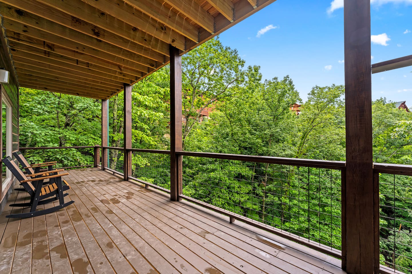 smoky mountain views with rocking chairs 
