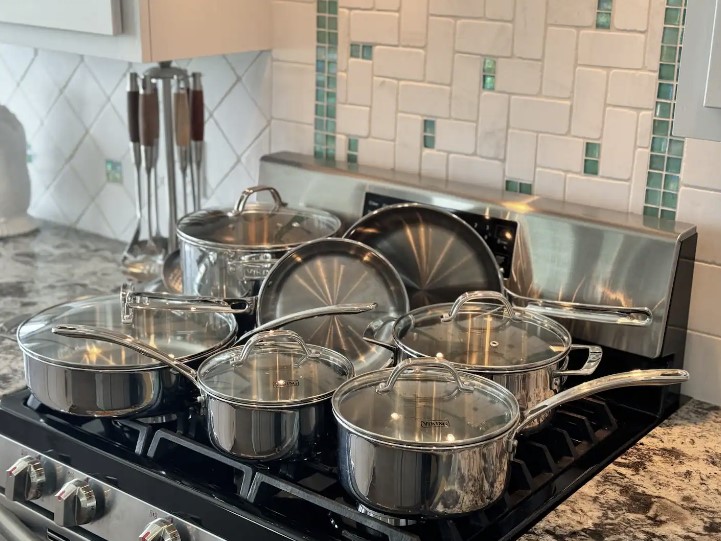 17f5e8798af8494b807129abfc28bc4e | Beachhouse | Texas | TX | Vacation Homes | Galveston | Crystal Beach | Kokomo | Breezy Days | Beachfront Elegance | Sunrise Serenity | Southern Sands Property Management, LLC