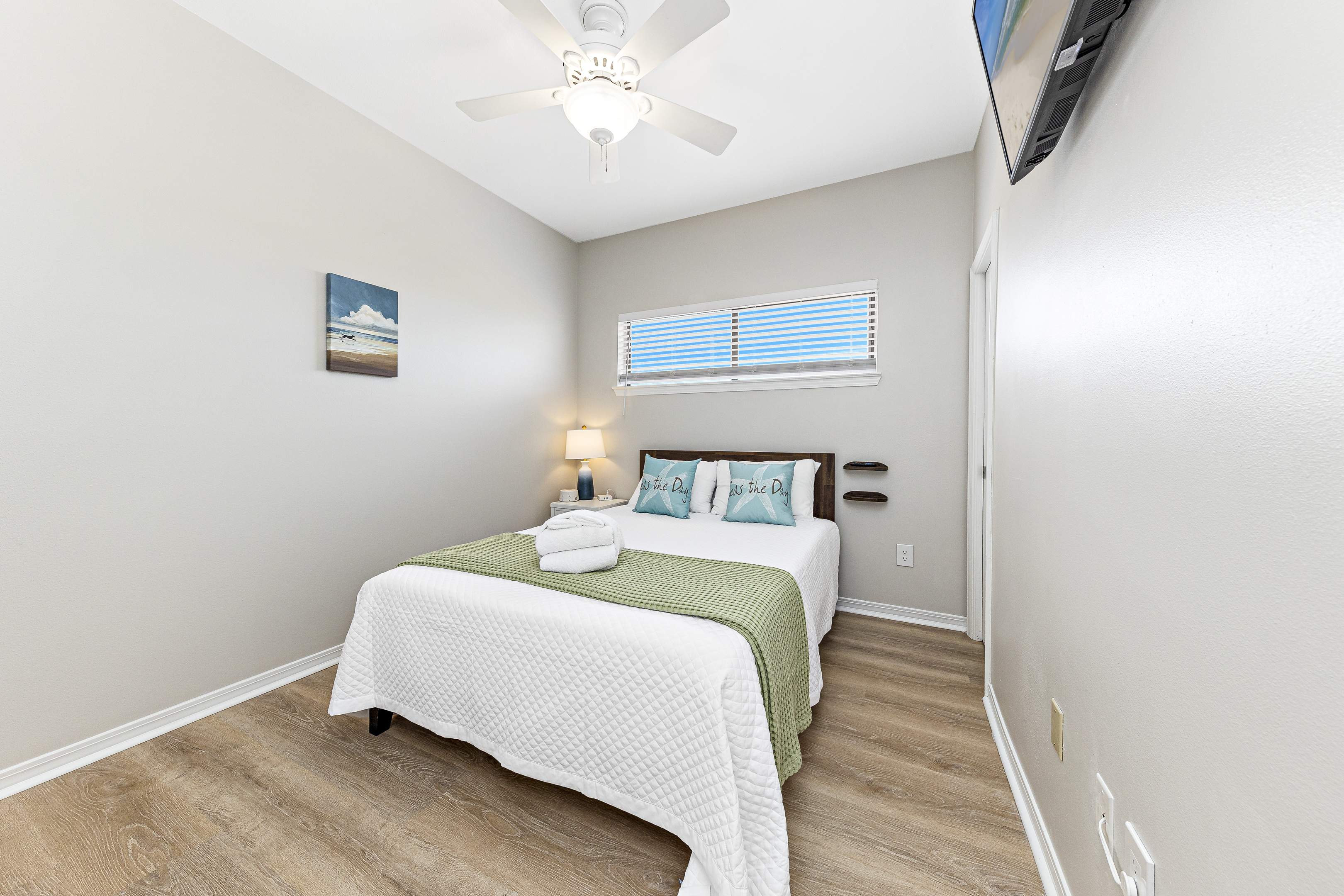 Full Bed with Ensuite on East Side (Bedroom 3)