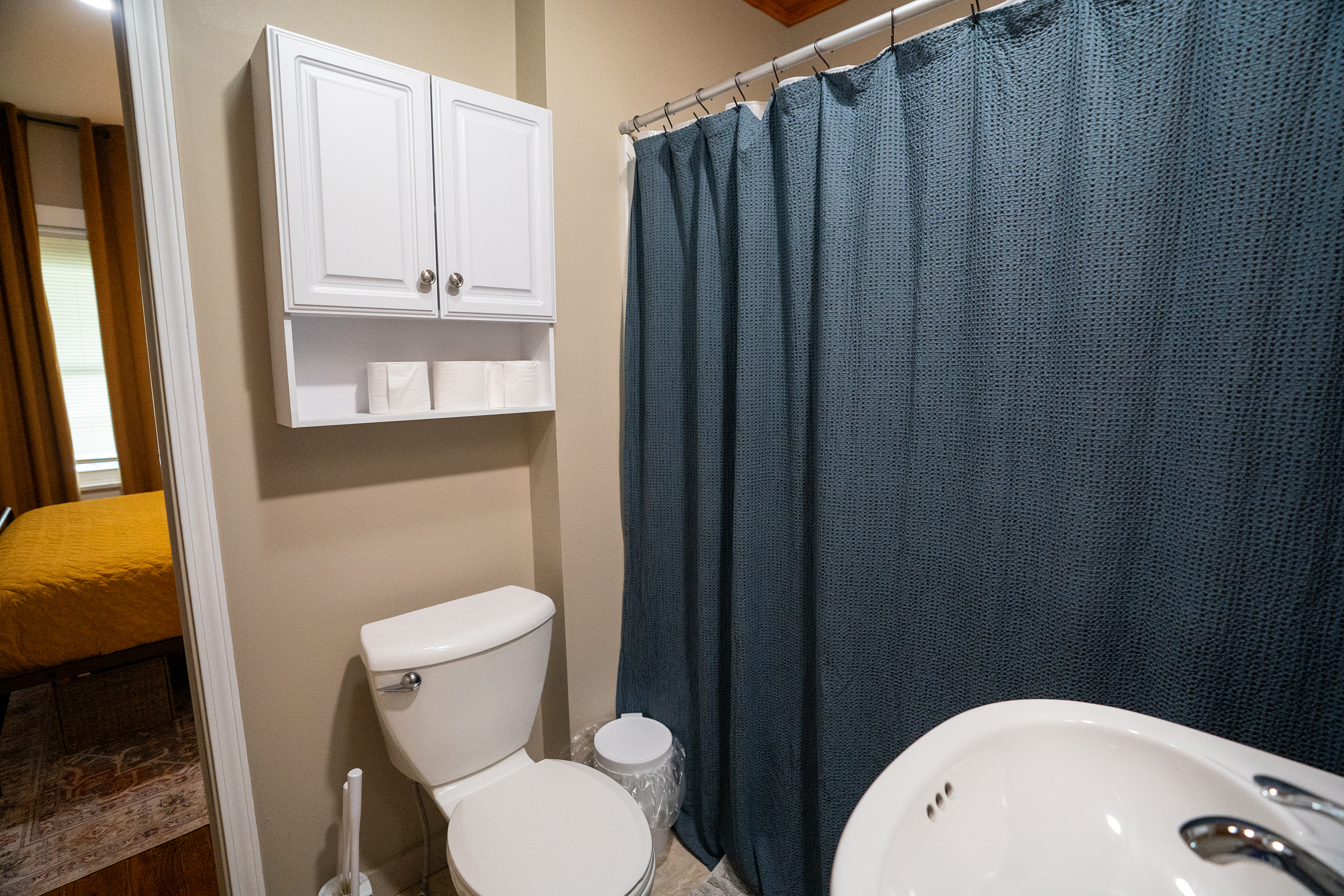 Jack n' Jill Bathroom between the bedrooms