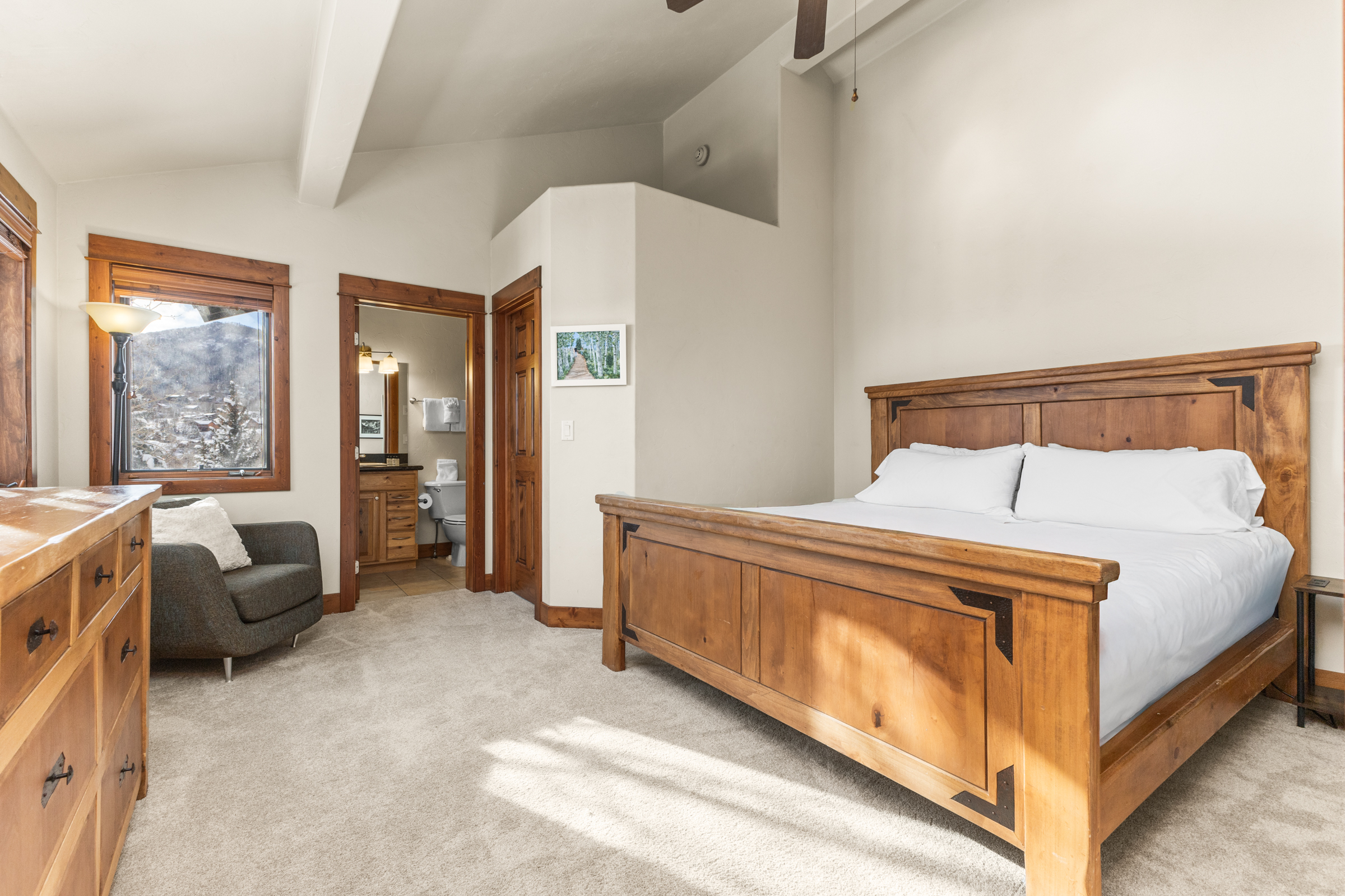 Ensuite King Bedroom 1