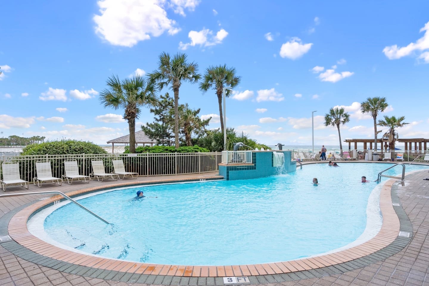 Another view of the dolphin pool. 