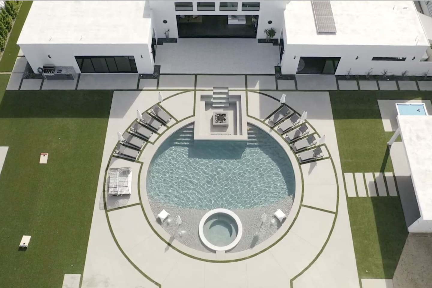 The Palm Springs life