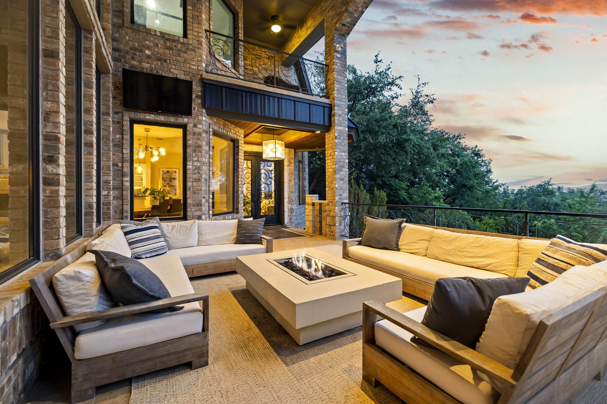 Enjoy the main patio entertainment area over looking city skyline and pool.