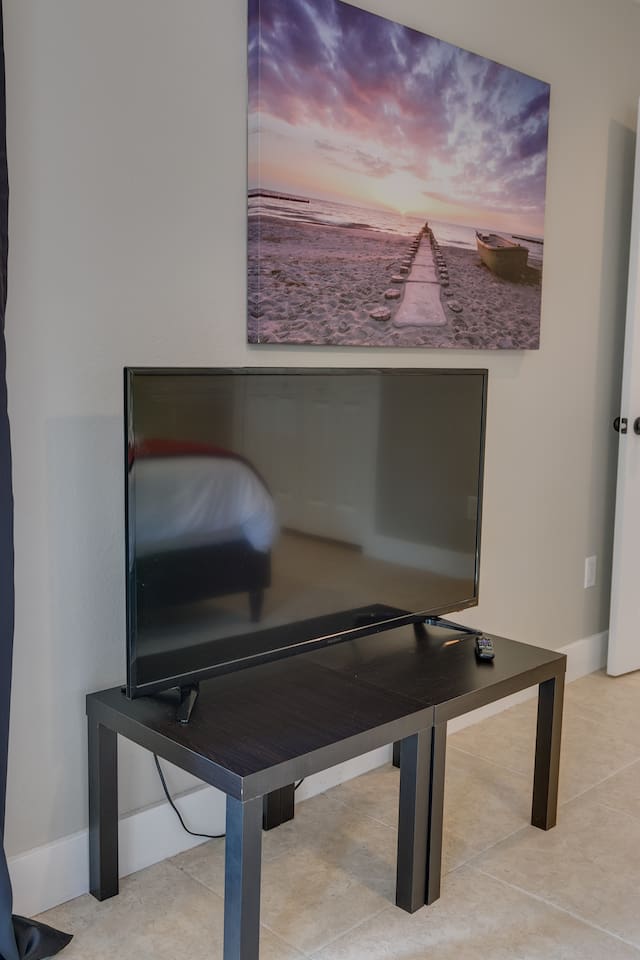 TV with Cable, Netflix, Hulu and Amazon in King Bedroom #2