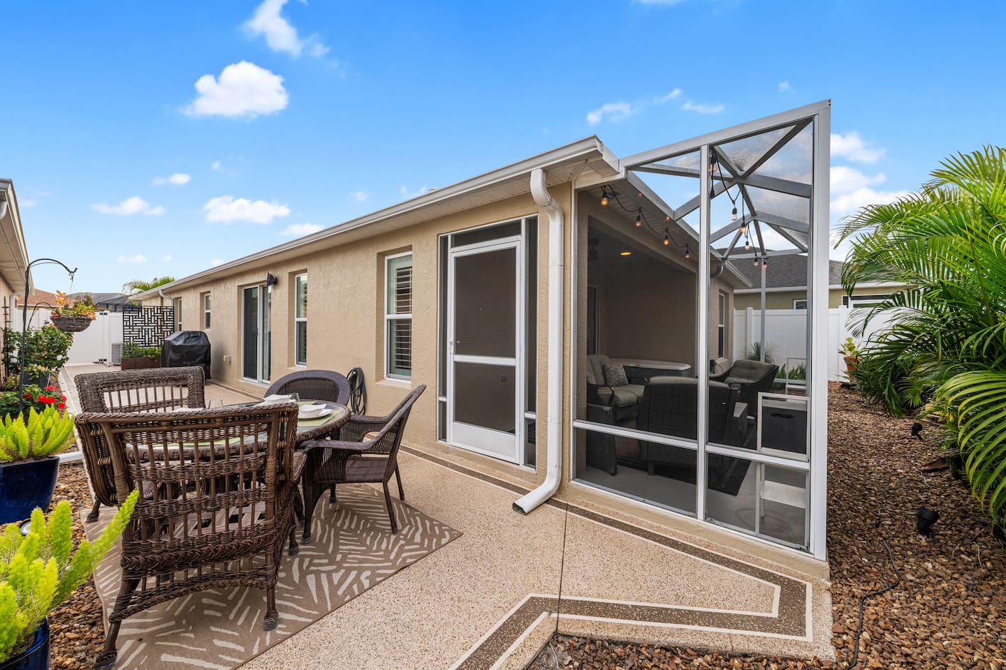 Grill and dine outside in the private courtyard.