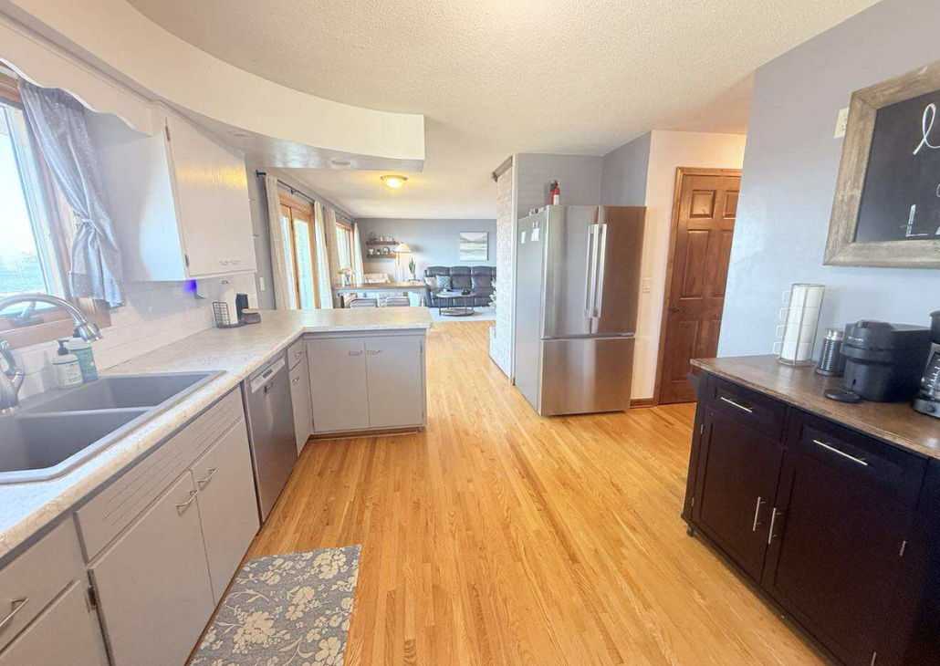 Another view of the kitchen.