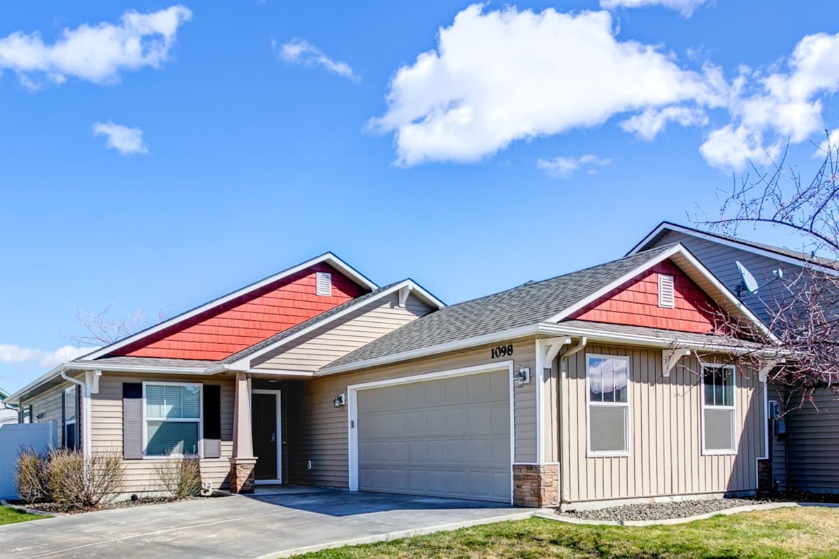 2 Charming Homes | Private Yards | Sleeps 16 2