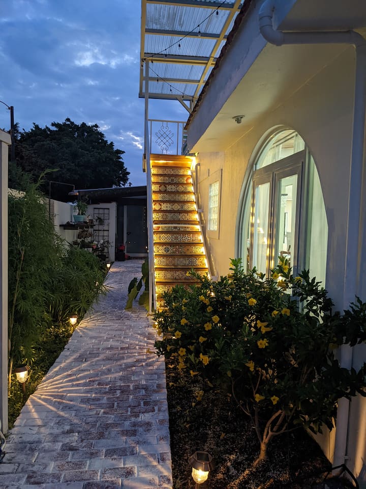 Here is a view at night of the stairs that lead to the Coral Suite. All 186 pieces of it:)