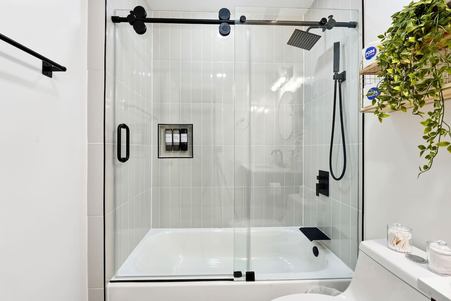 Second Floor Lovely Shared Bathroom.