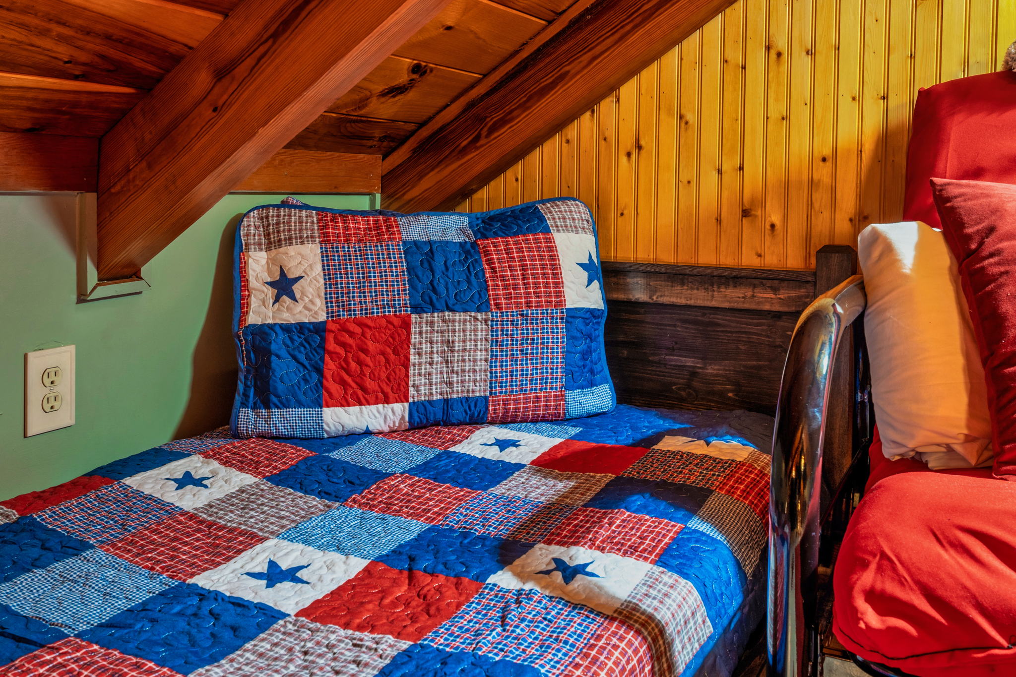 One of the upstairs loft twin beds