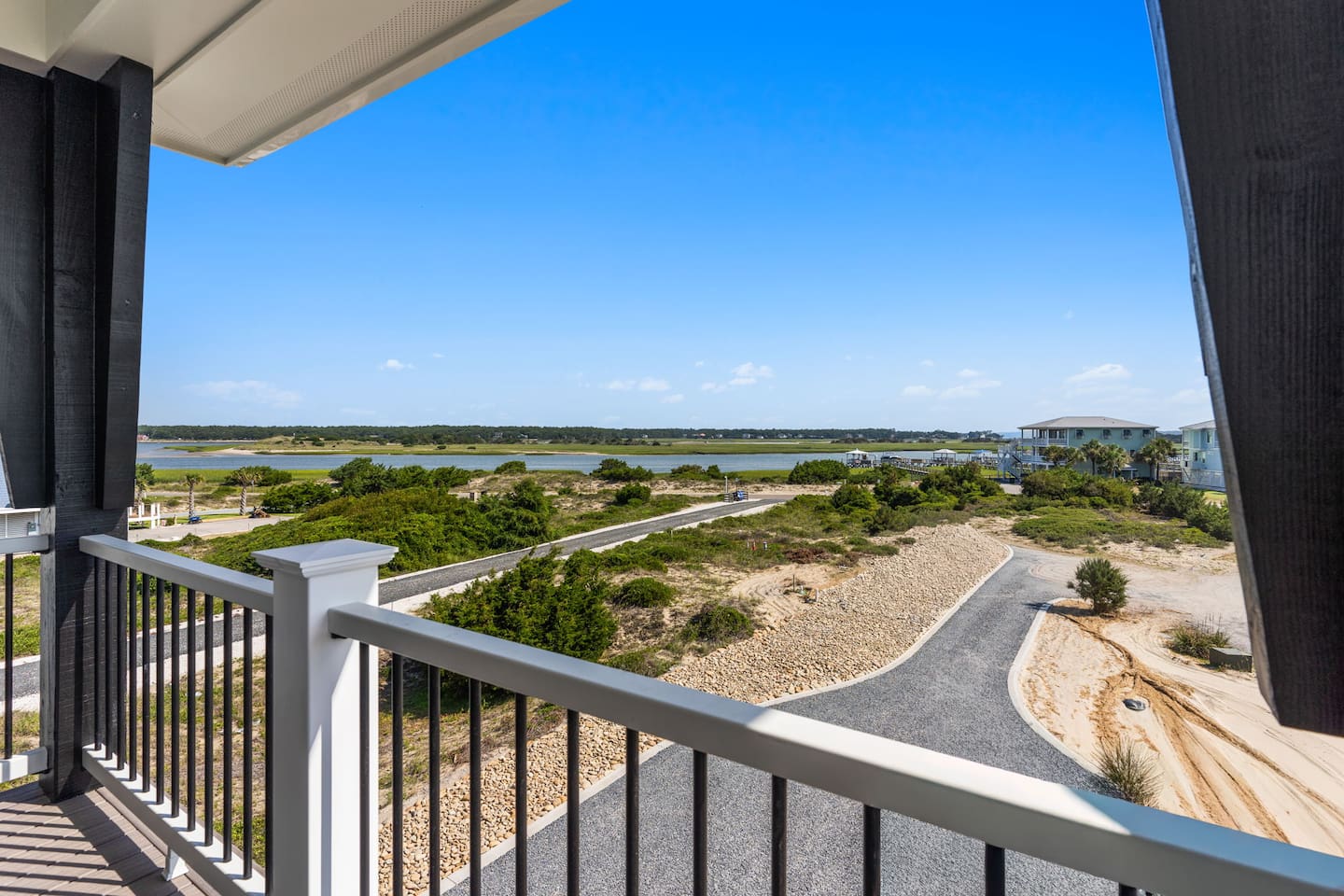 Few properties offer this unique combination. Zen is perfectly positioned between the ocean and the sound, giving guests easy access to kayaking, paddle boarding, fishing, boating, and some of Oak Island's most beautiful sunsets.