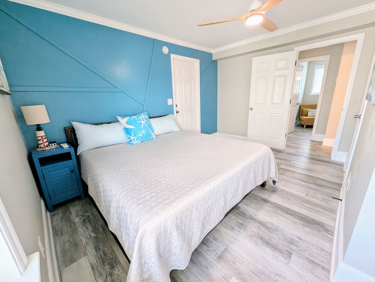 Bedroom 2 with King bed - bed linens provided