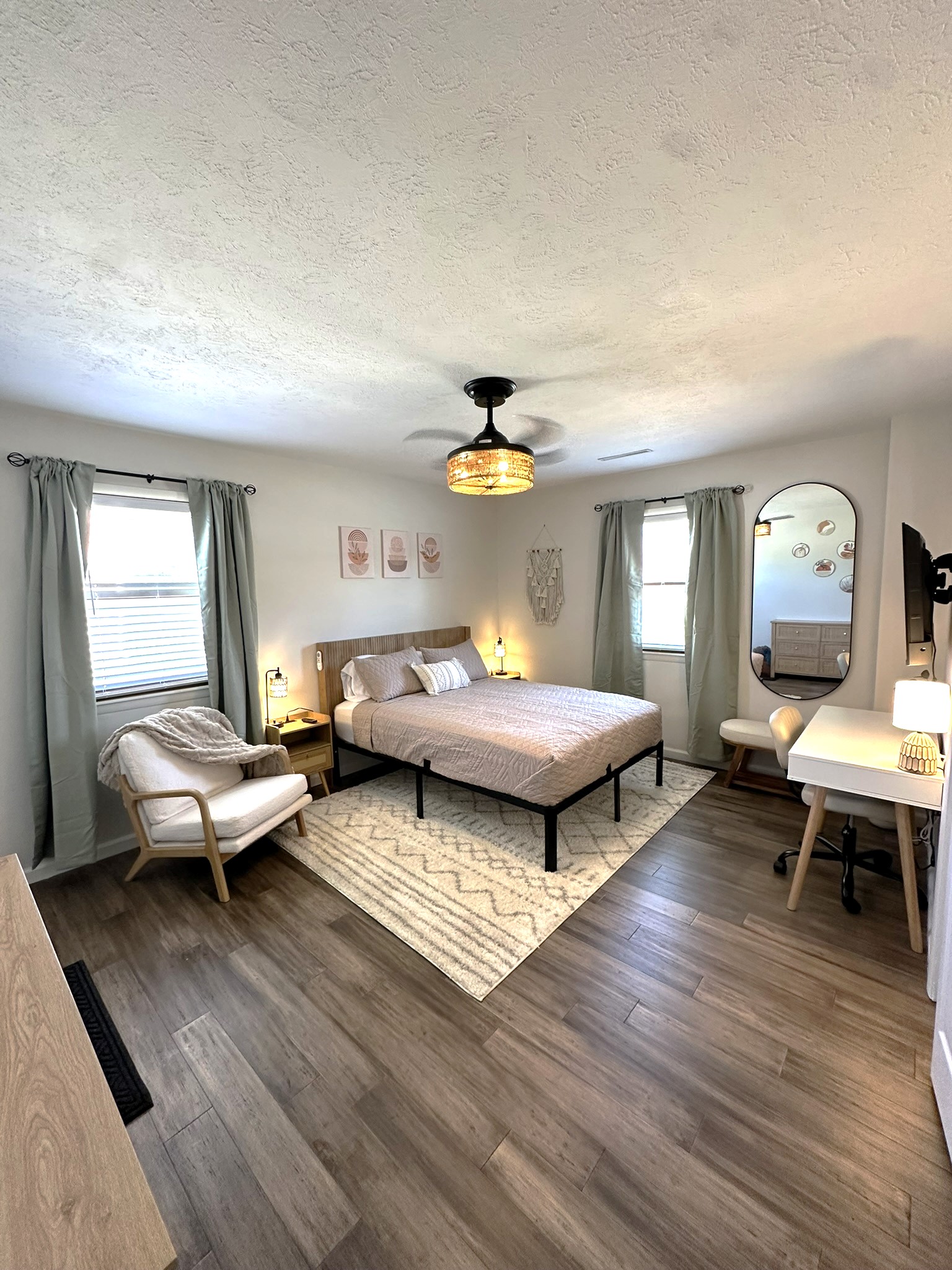 Queen bed, ceiling fan, closet and 43" smart TV