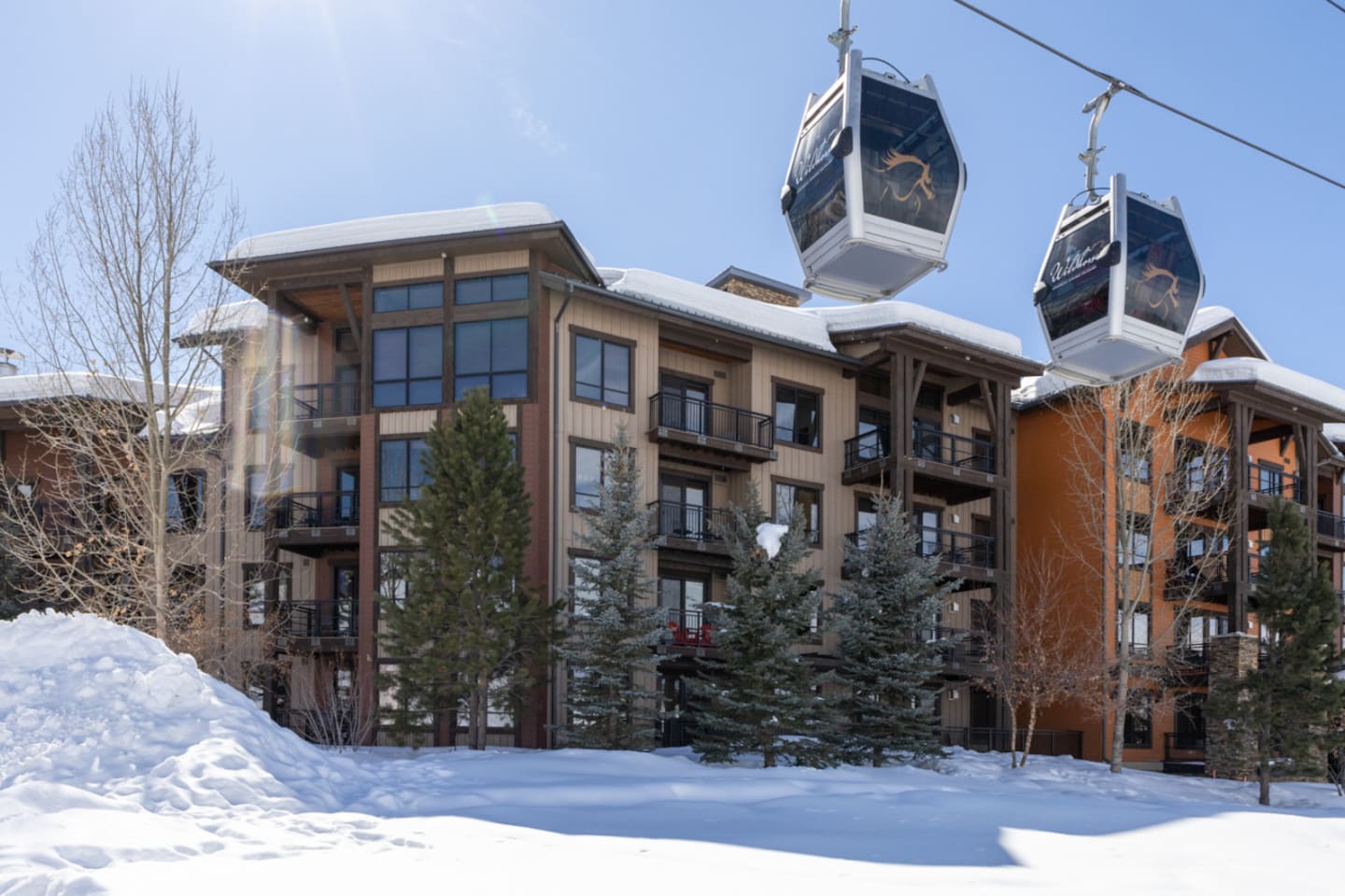 Wildhorse Gondola | Exterior of Trailhead Lodge