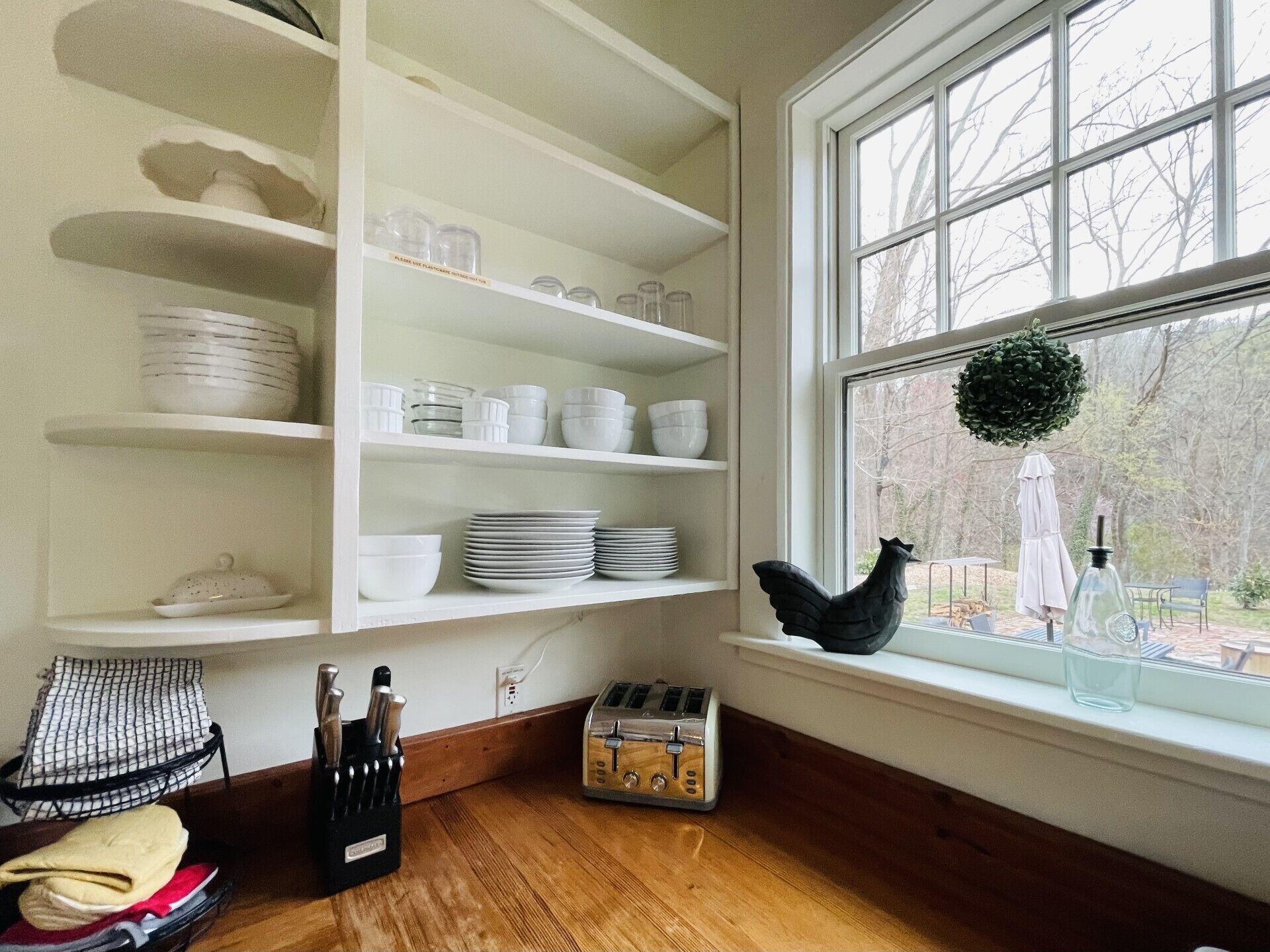 There is plenty of dishware for all your guest