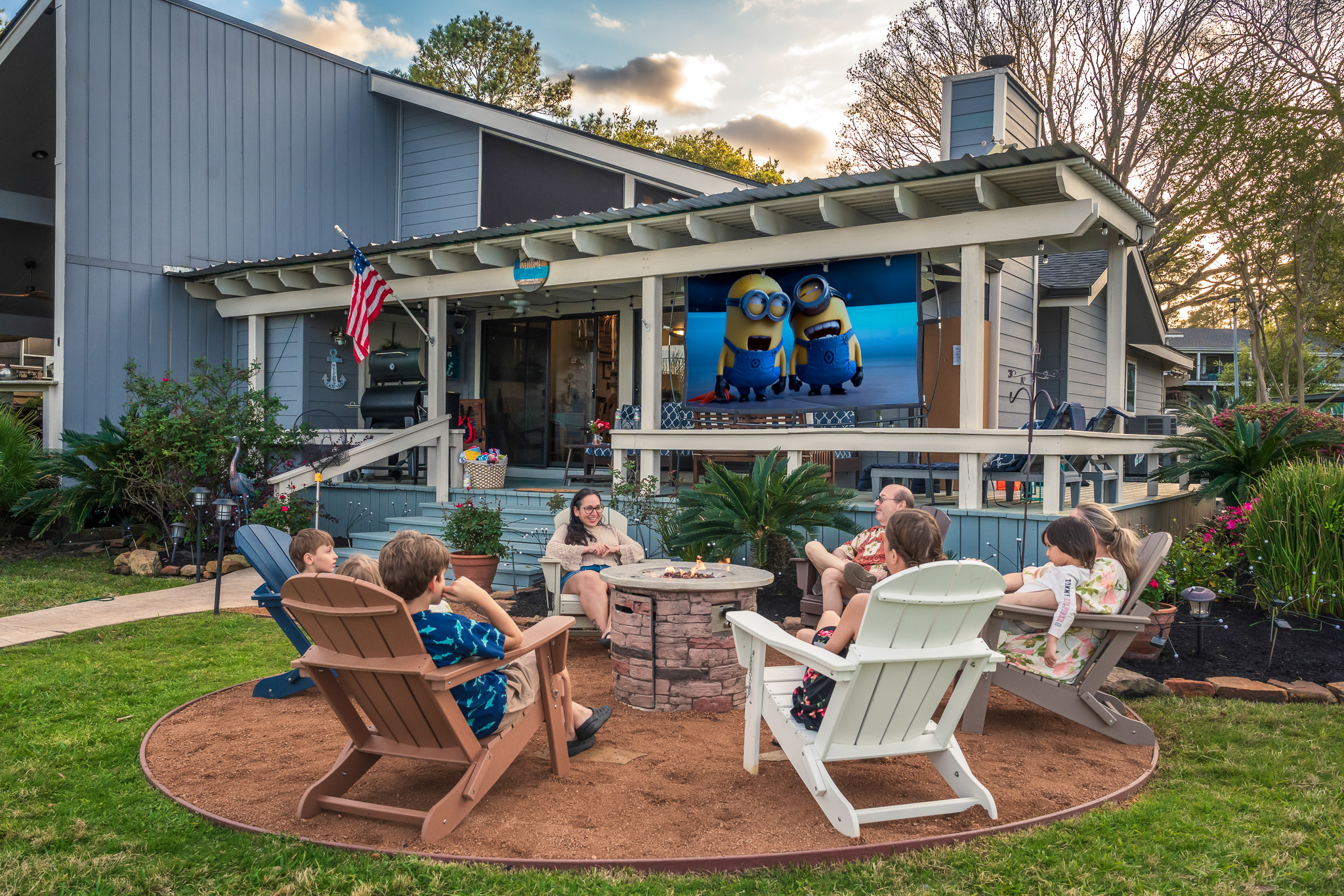 Unwind by the fire pit with your favorite people and a movie under the stars—this is what lake life is all about.