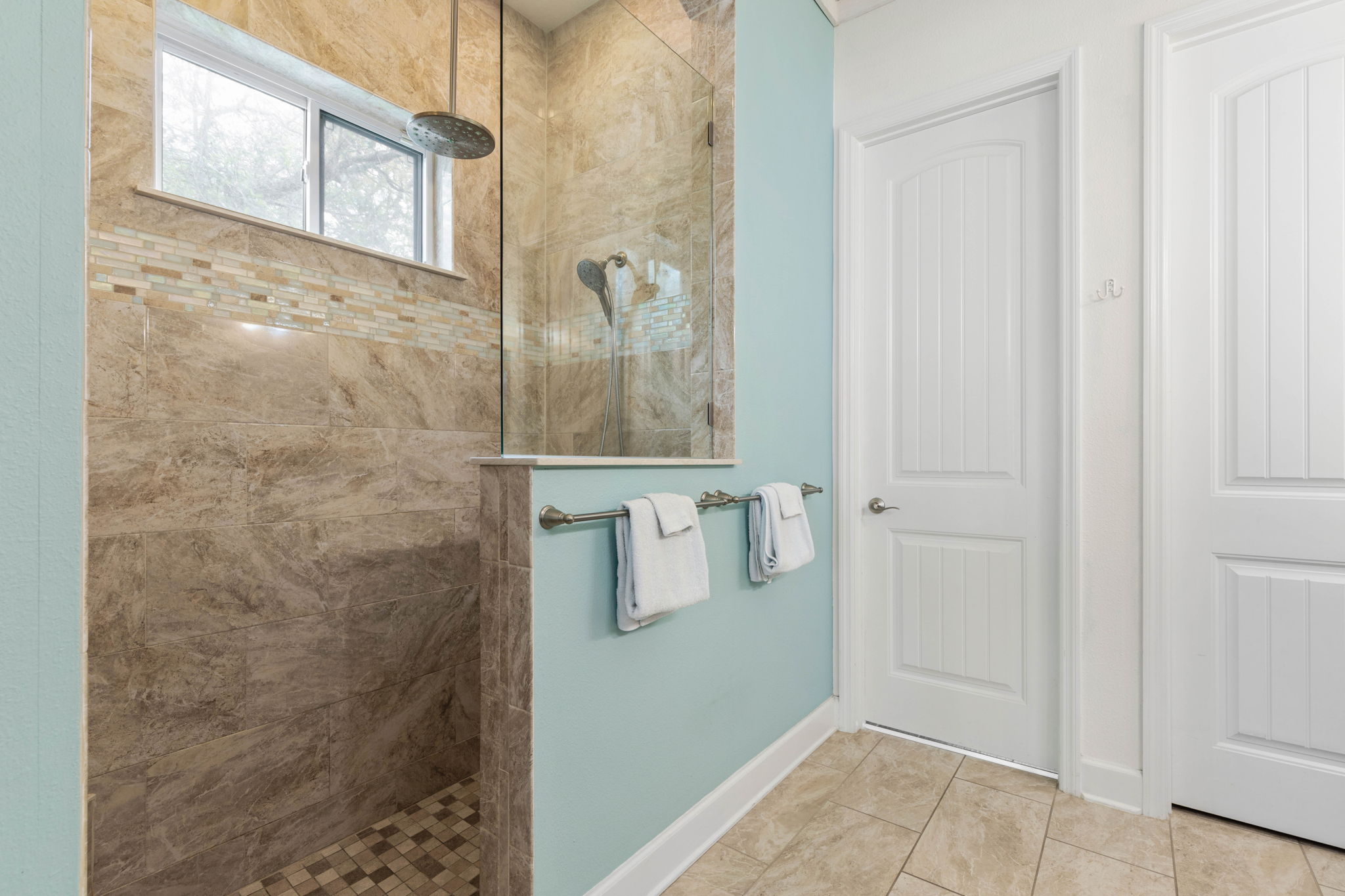 Rinse off the salt and sunscreen, take a long shower after the beach, and reset for a slow coastal evening—this spa-like bath makes cleanup feel calming, easy, and a little luxurious after every sun-soaked adventure.