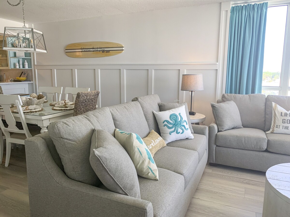 New couches with pullout bed