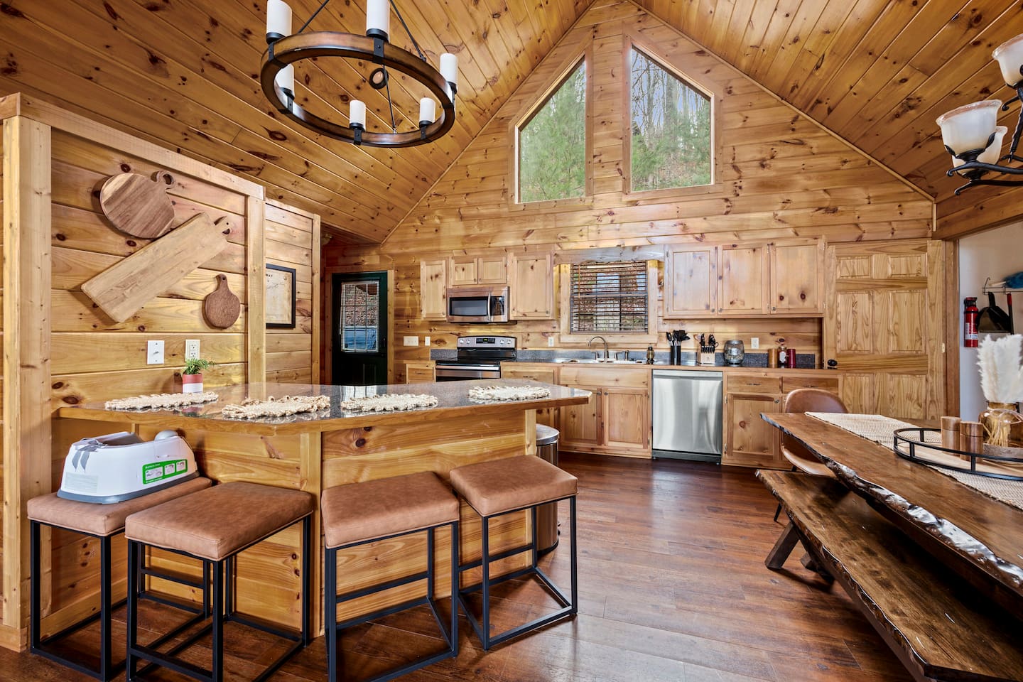 Soaring ceilings in the kitchen and eating area.