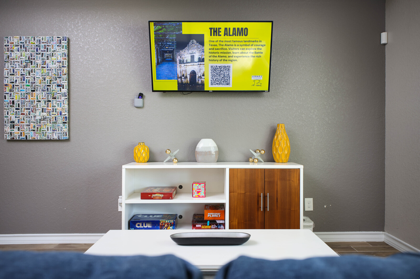 Beautiful Blue Haus w/ Private Patio, Office Desk 4