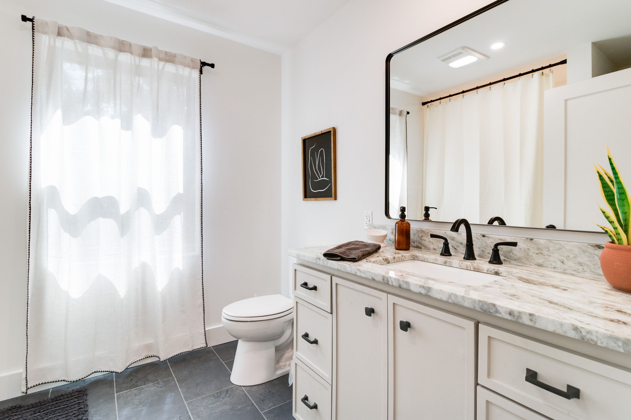 Downstairs full bathroom