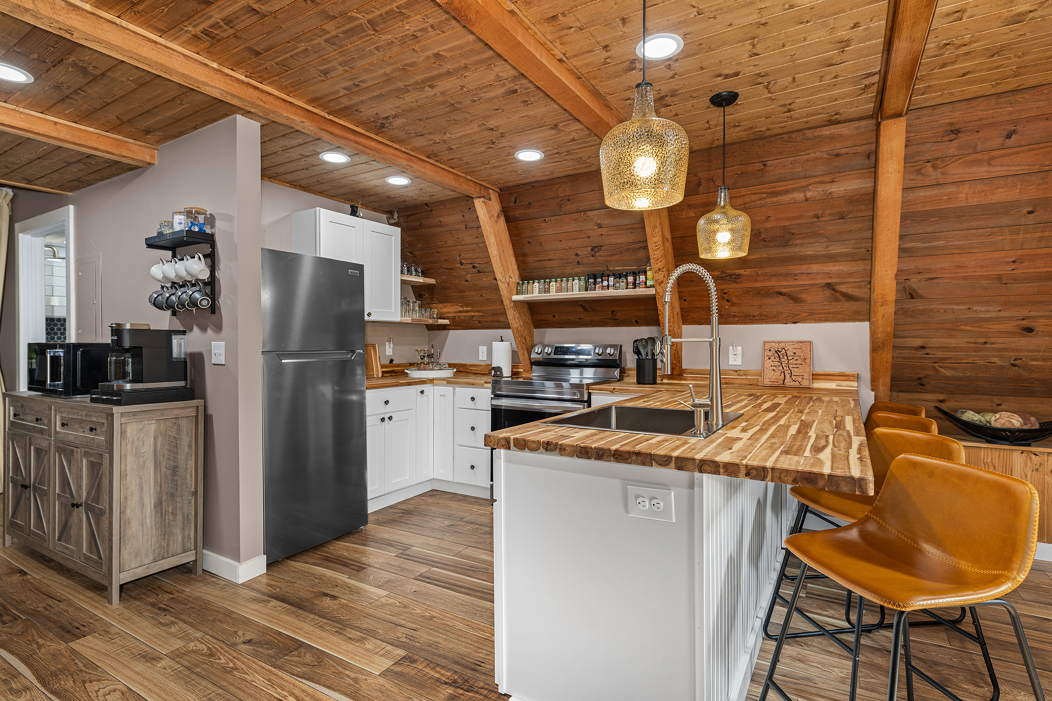 You’ll find plenty of prep space on the kitchen countertops.