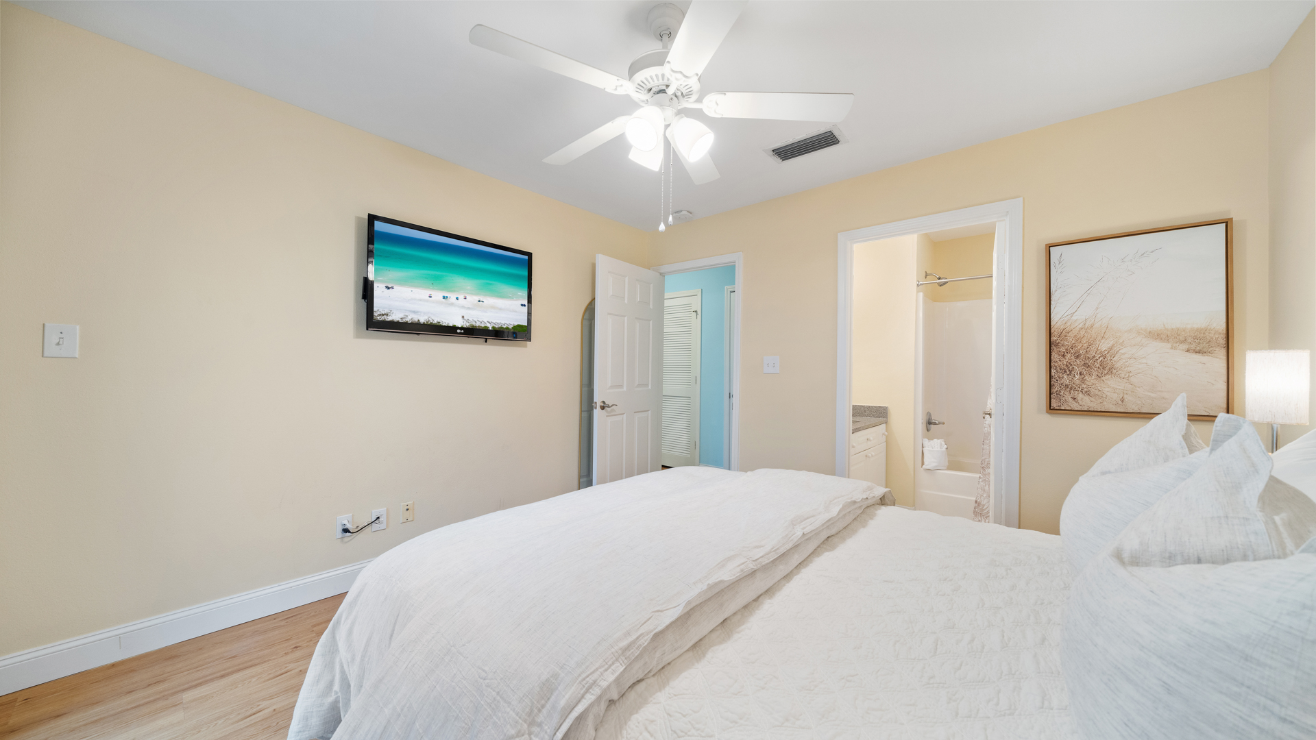 Sand Dunes Room (3rd Floor)