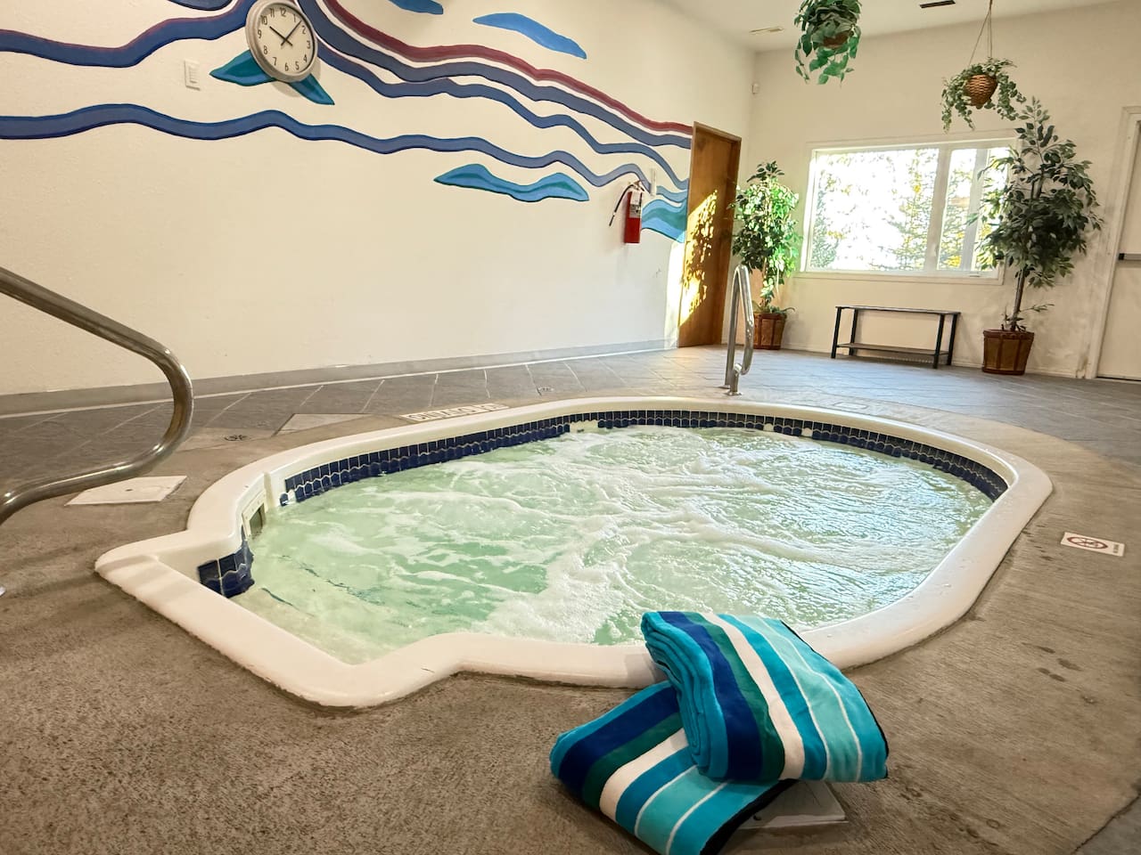 A 14 person hot tub means that you and your friends or entire family can enjoy the hot tub together. 