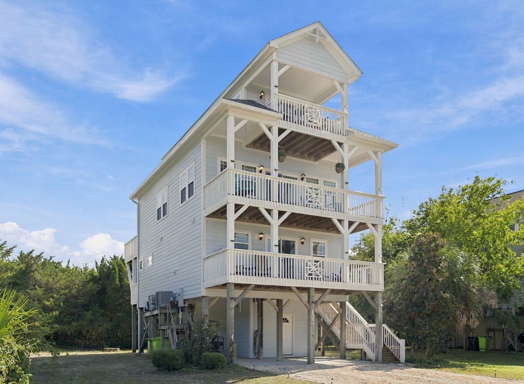 Picture yourself here! A beautiful coastal retreat offering the perfect home base for exploring Topsail Island's beaches, dining, and attractions.
