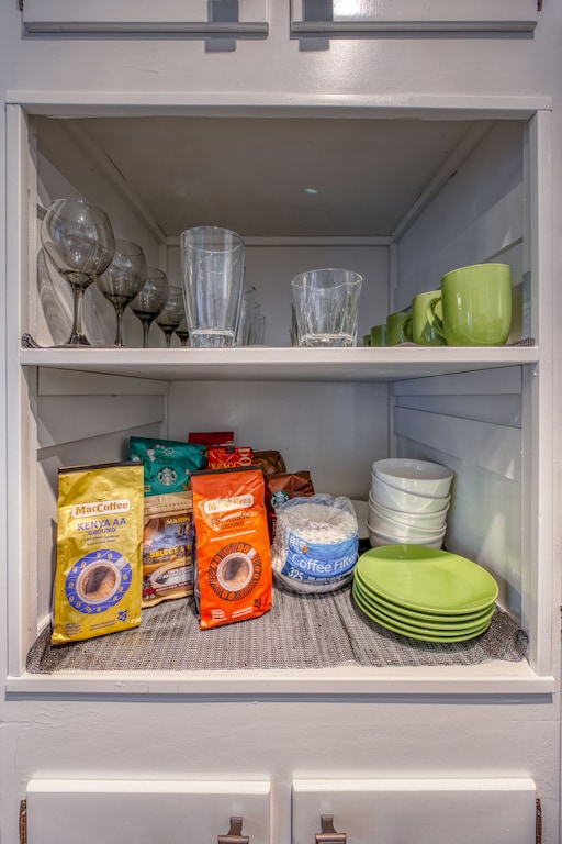 Wake-up with a tasty cup of Kenyan coffee, or Starbucks decaf or regular.  We also offer Kenyan Tea!