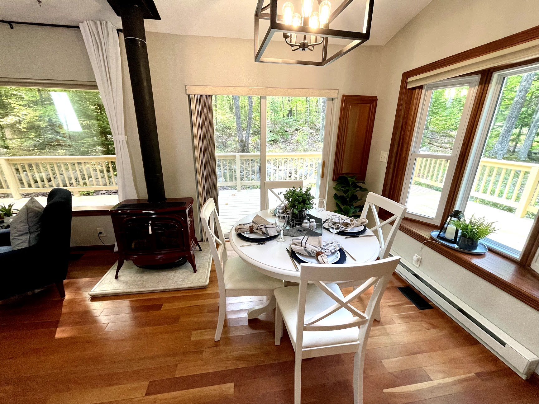 Main Cottage dining room