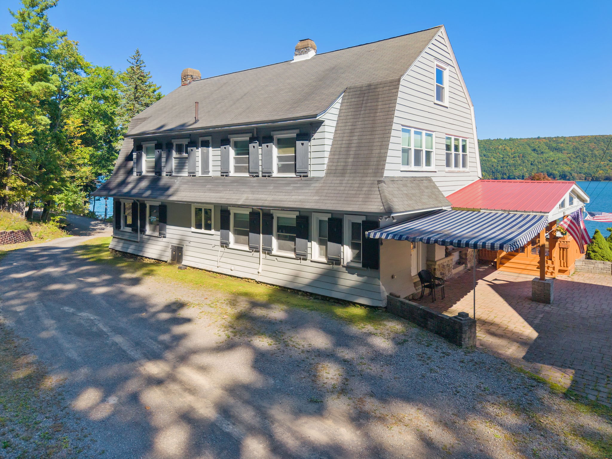 Hatch's Main Lodge 