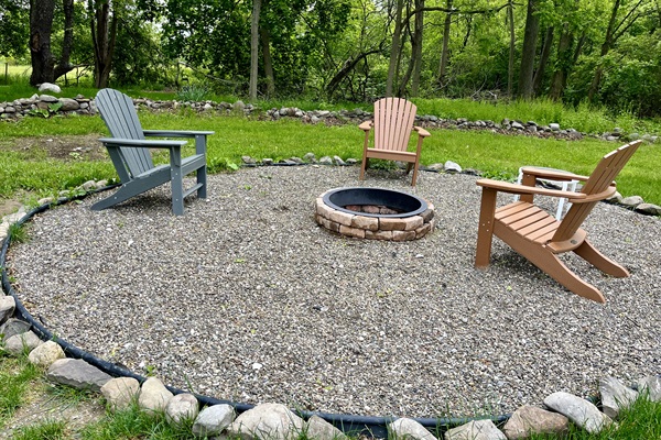 1st Guest House: Firepit